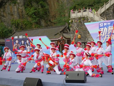 蒙牛悠瑞《劲舞开跳吧！》落地湖南张家界，以“营养+运动”助力银龄健康